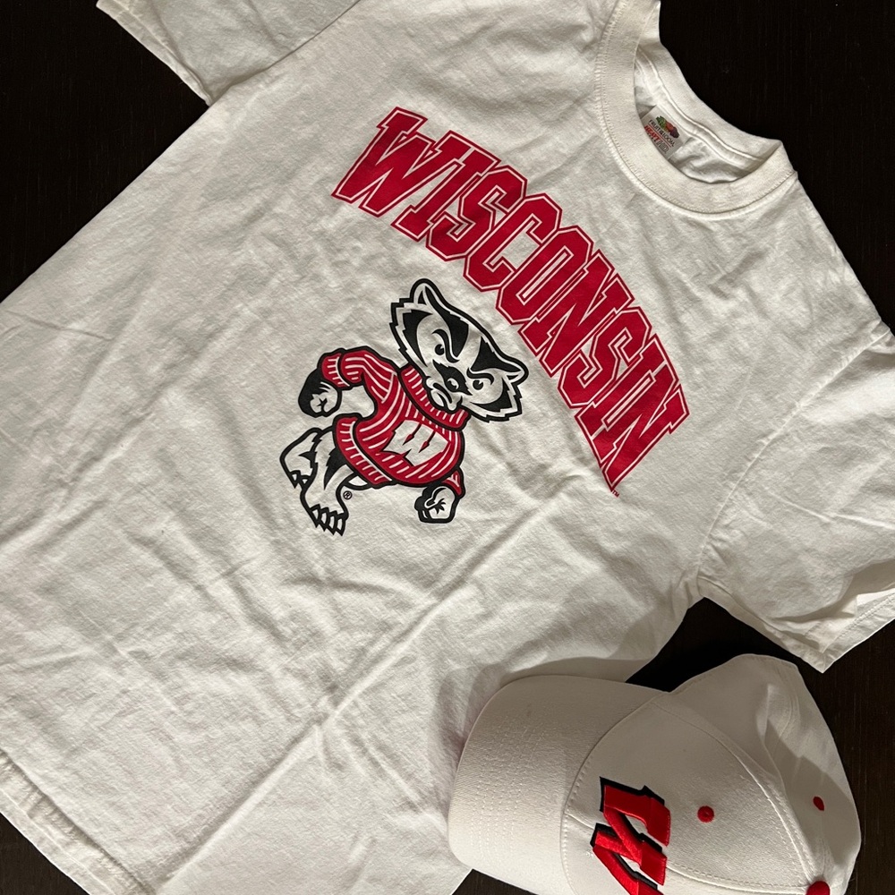 Wisconsin BADGER White T-Shirt & CAP